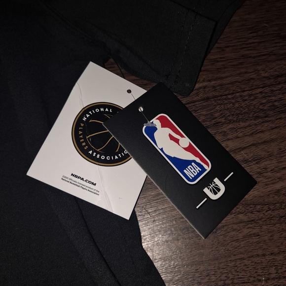 Lakers LeBron James T-shirt Sz.L - Picture 9 of 14